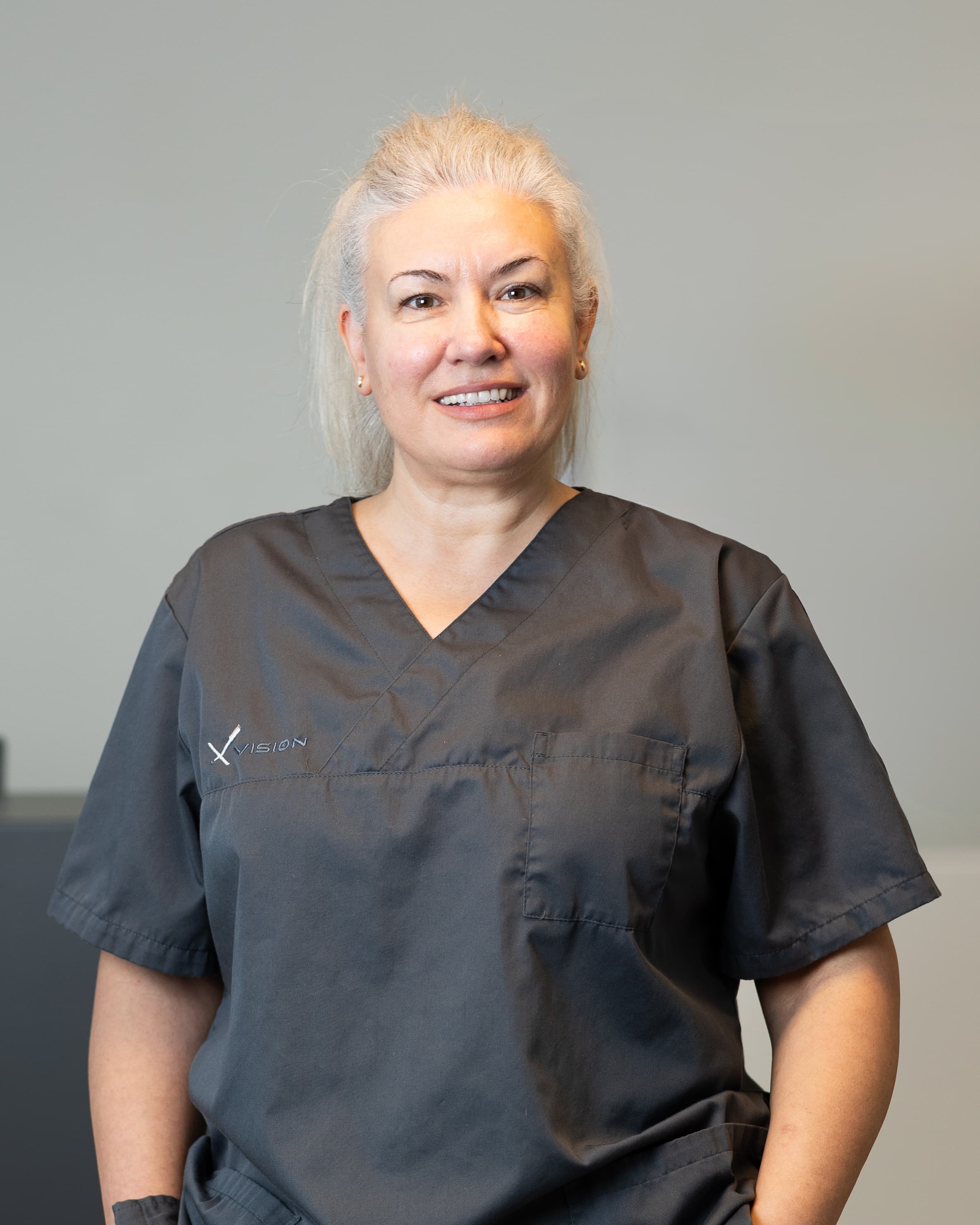 Ophthalmologist at X-Vision assessing and treating dry eye in Malmö